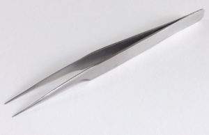 Wimpern-Pinzette silber gebogen